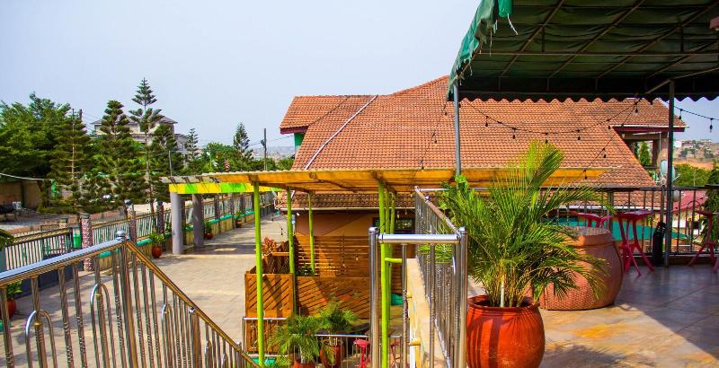 Triple Hill Hotel image