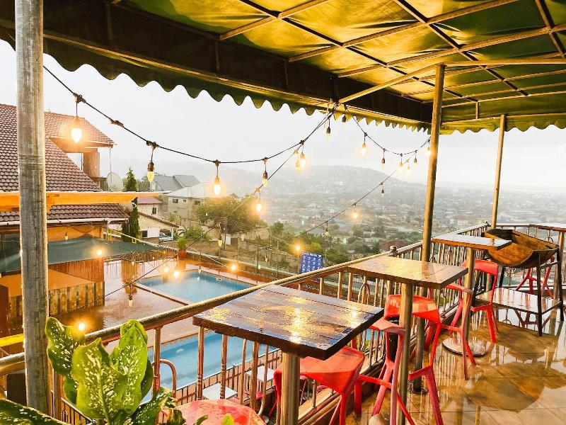 Triple Hill Hotel image