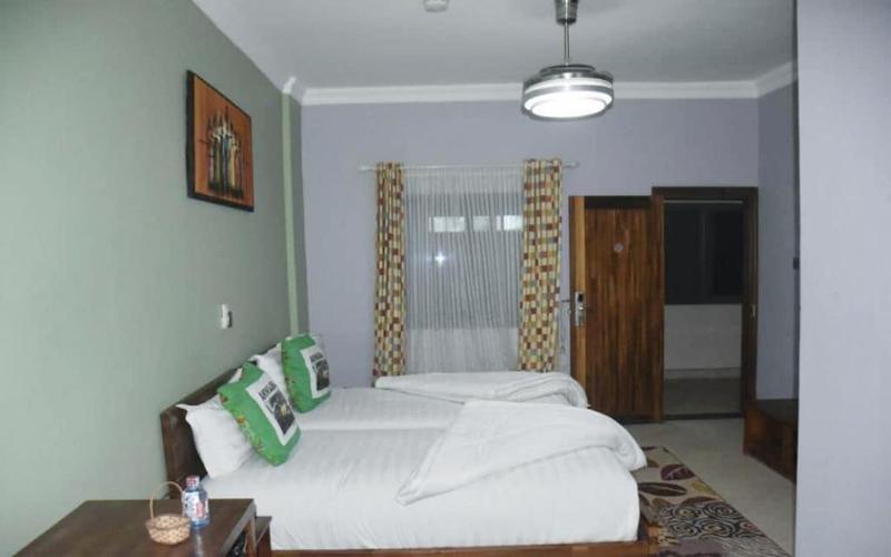 Triple Hill Hotel image