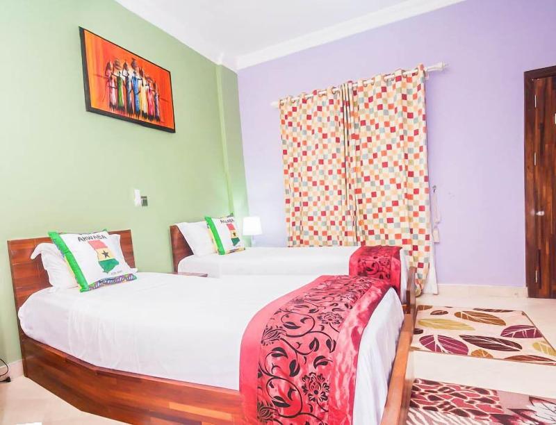 Triple Hill Hotel image