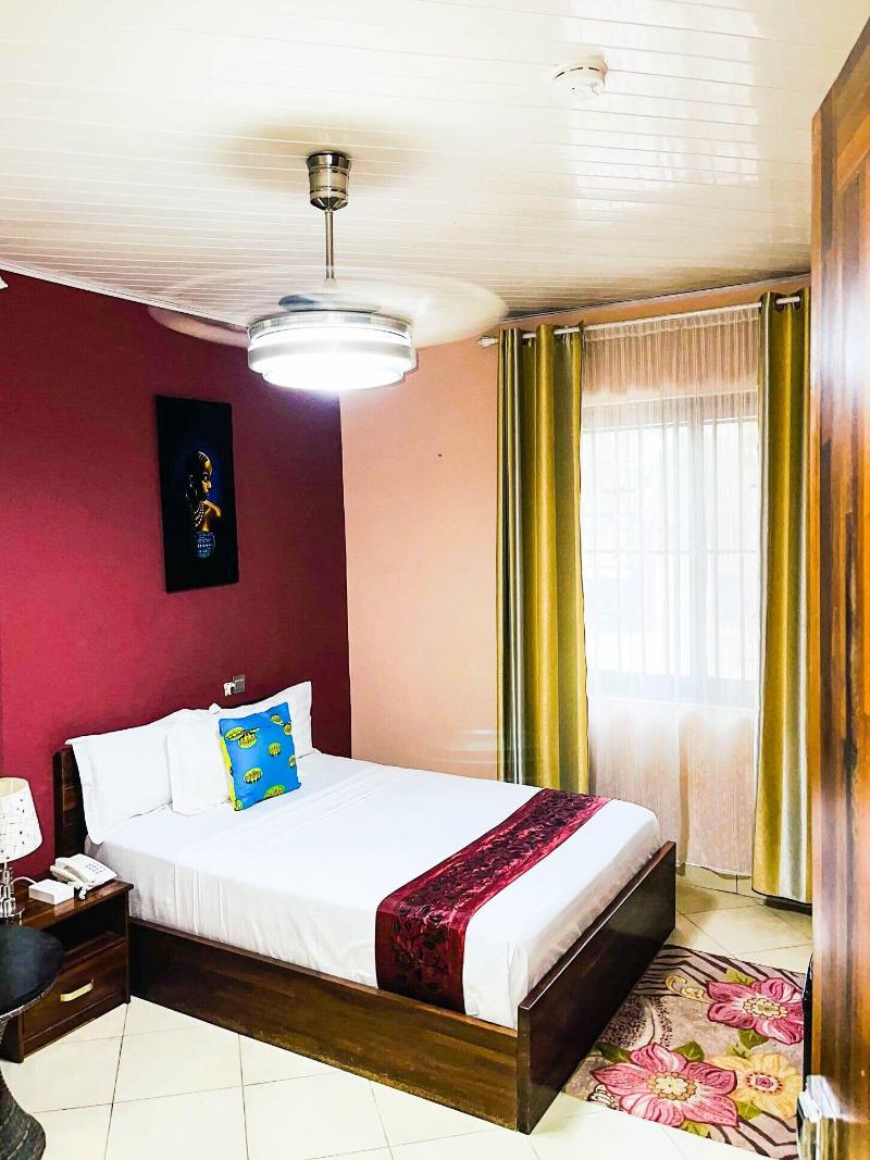 Triple Hill Hotel image