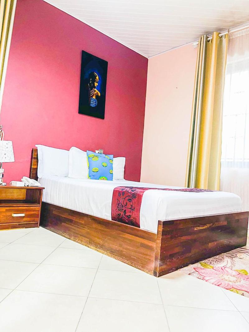 Triple Hill Hotel image