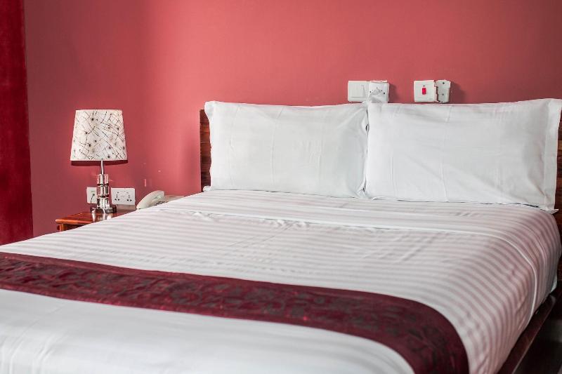 Triple Hill Hotel image