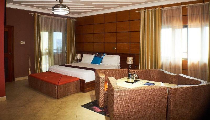 Triple Hill Hotel image