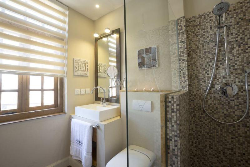 Olma Colonial Suites image
