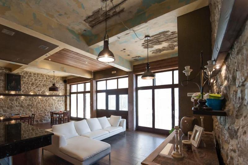 Polys Guest House image