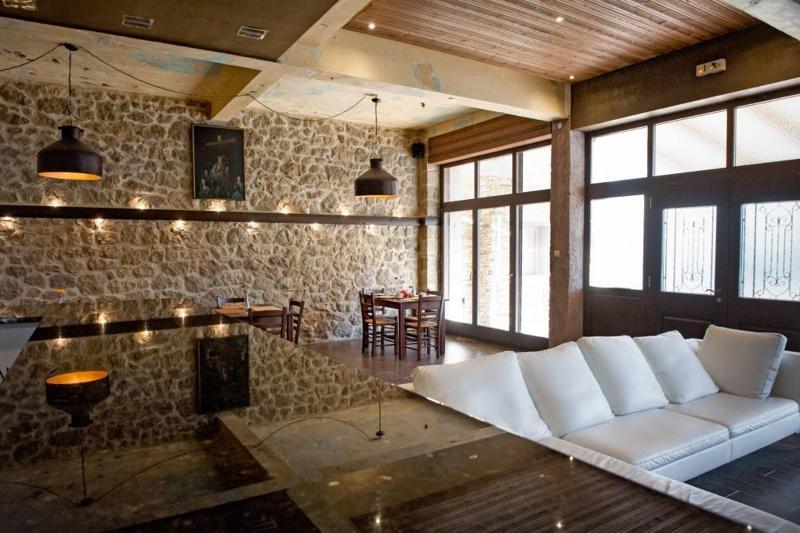Polys Guest House image