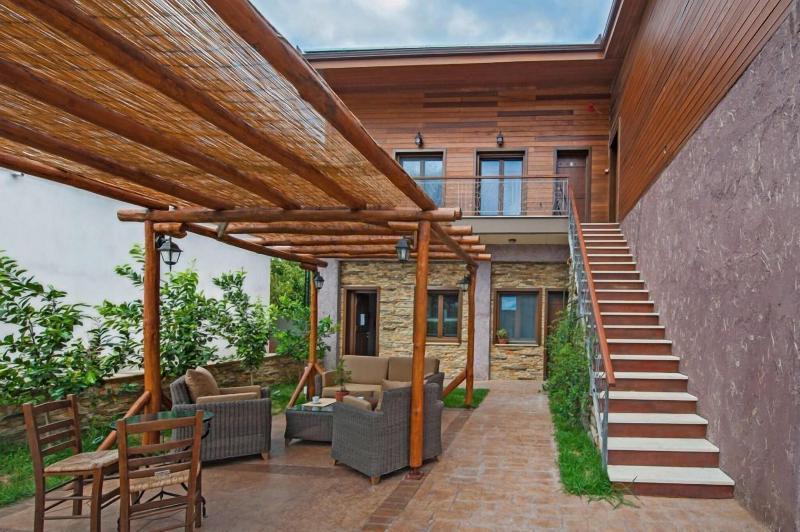 Polys Guest House image