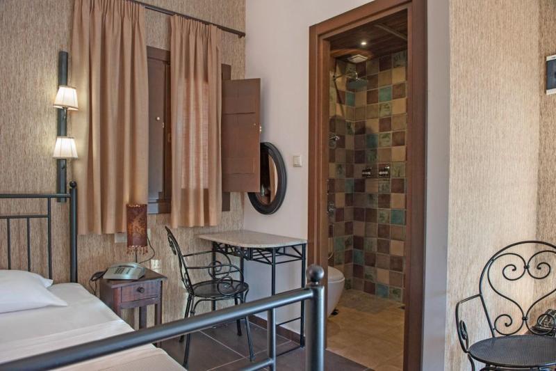 Polys Guest House image
