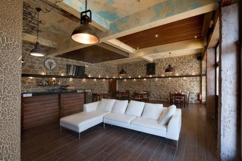 Polys Guest House image