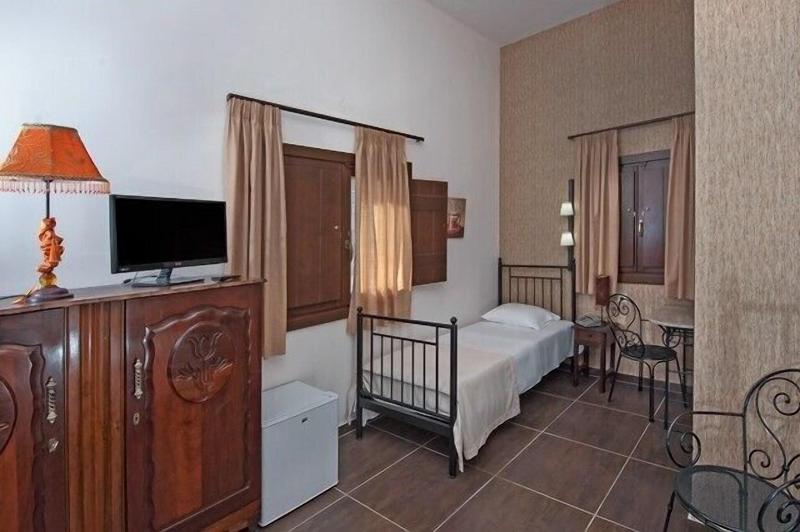 Polys Guest House image