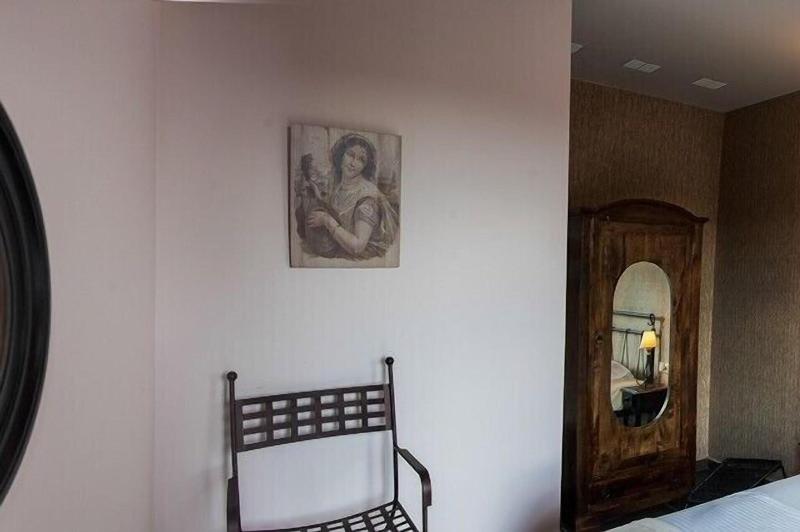 Polys Guest House image