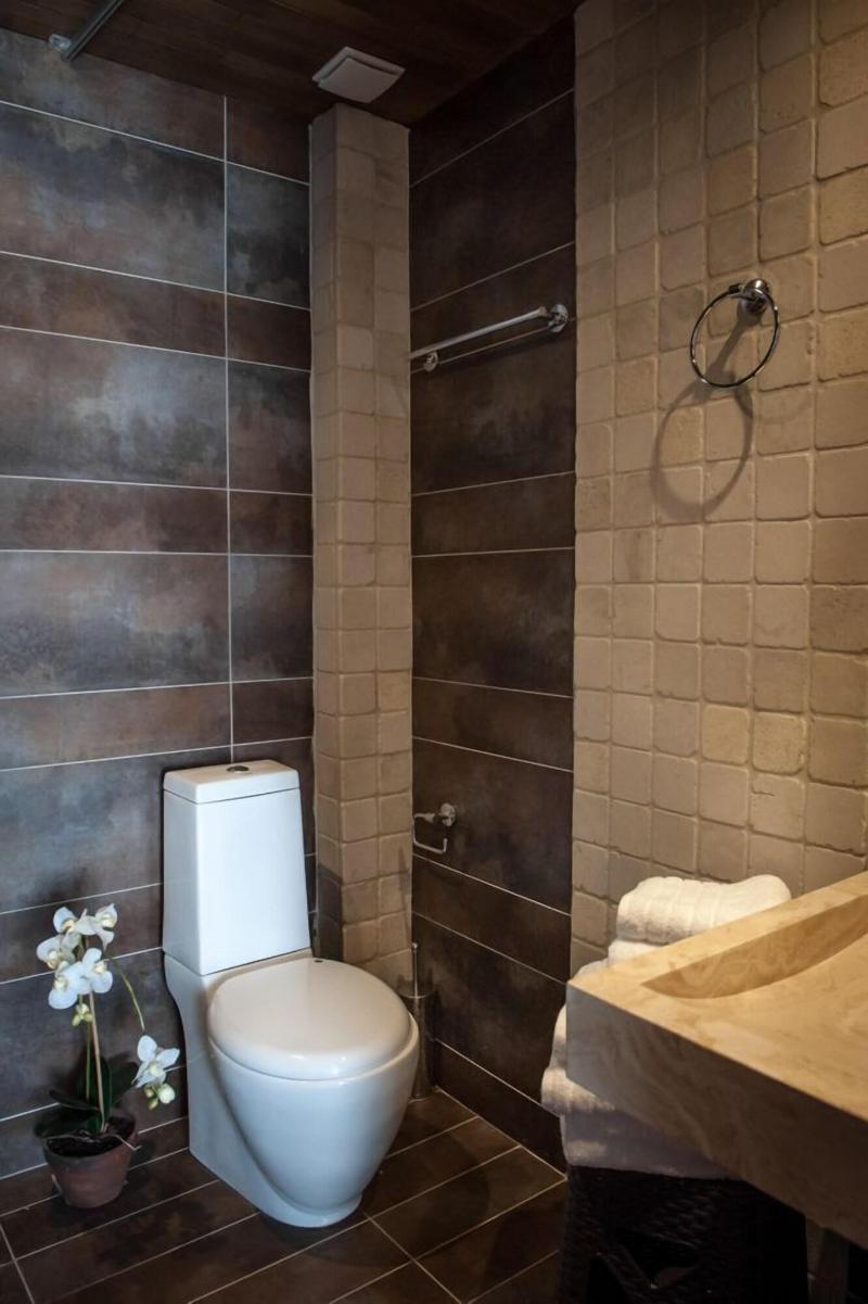 Polys Guest House image
