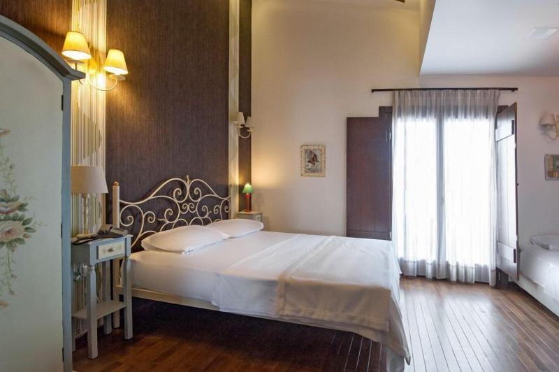 Polys Guest House image