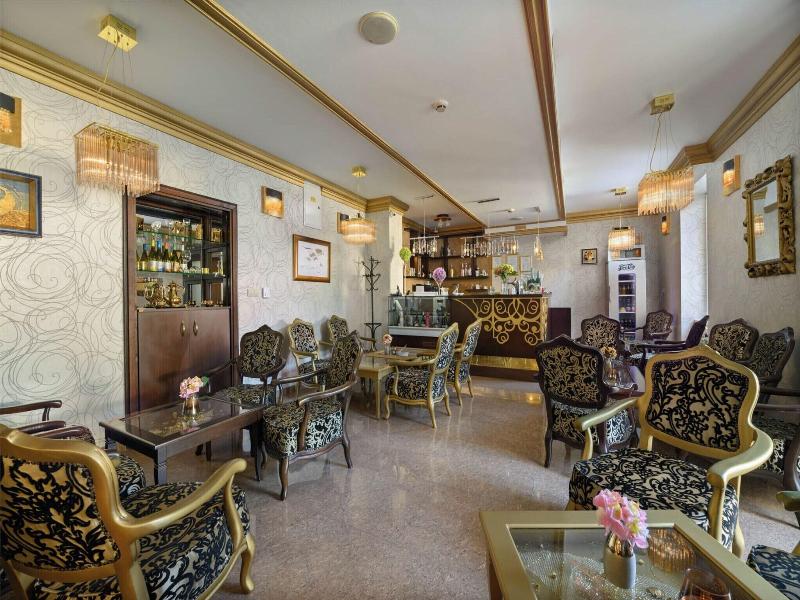 Hotel Aurum image