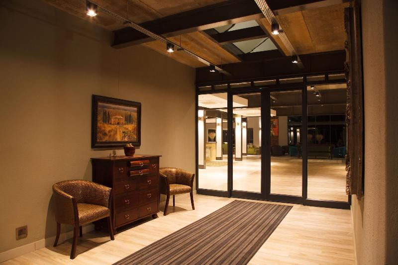 Lobby & Reception