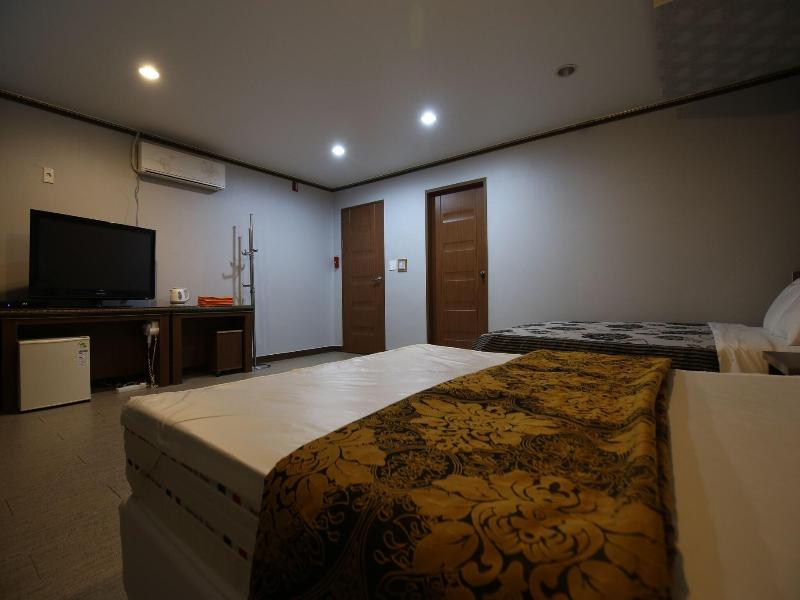 R.I Spa Hotel image