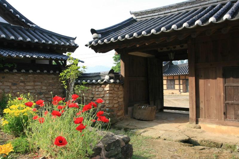 Yi Jin-rae's Historic House