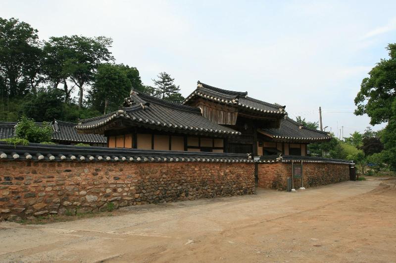 Yi Jin-rae's Historic House