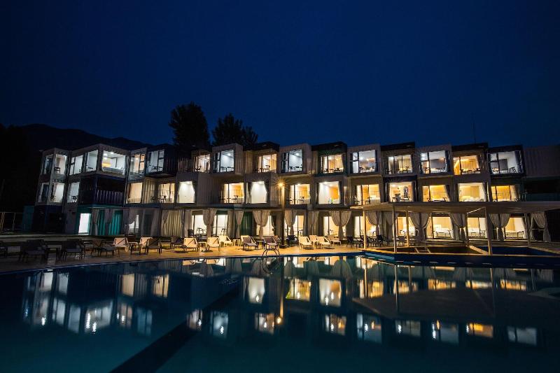 Parotia Hotel image