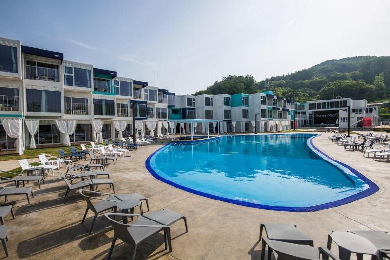 Parotia Hotel image