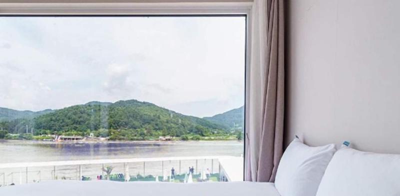 Parotia Hotel image