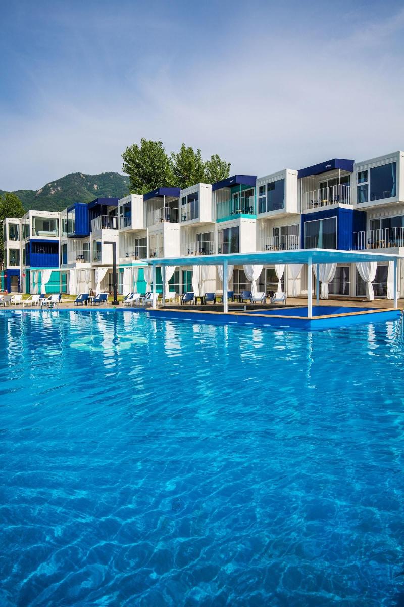 Parotia Hotel image