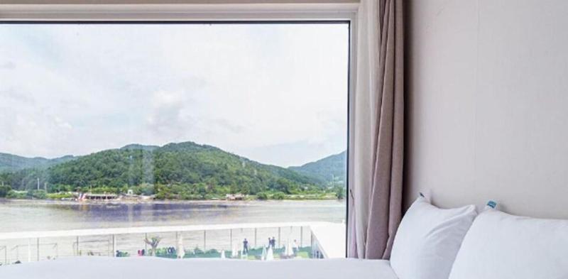 Parotia Hotel image