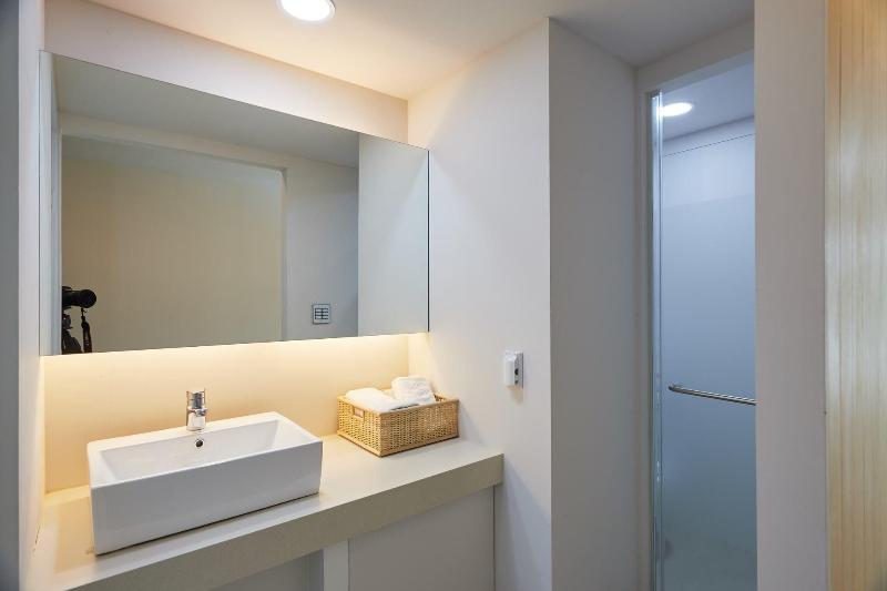 Parotia Hotel image