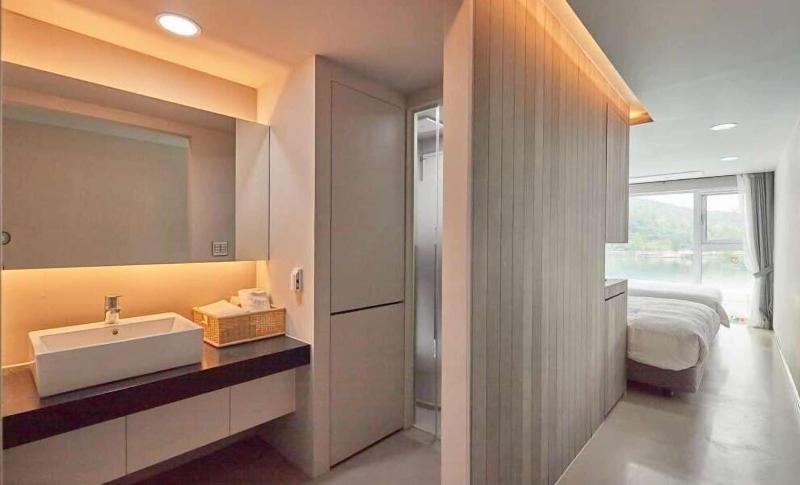 Parotia Hotel image