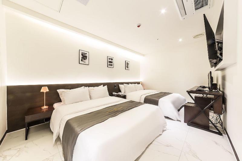 Hotel Plum image
