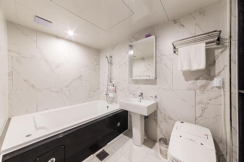 Hotel Plum image