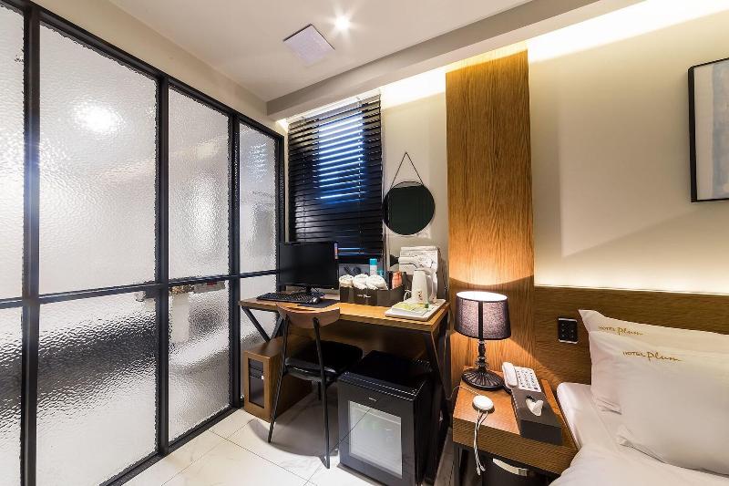 Hotel Plum image