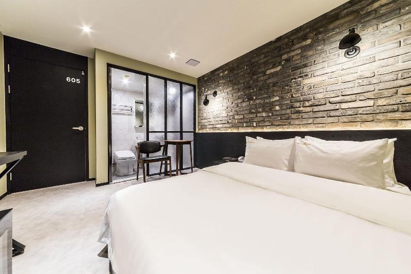 Hotel Plum image