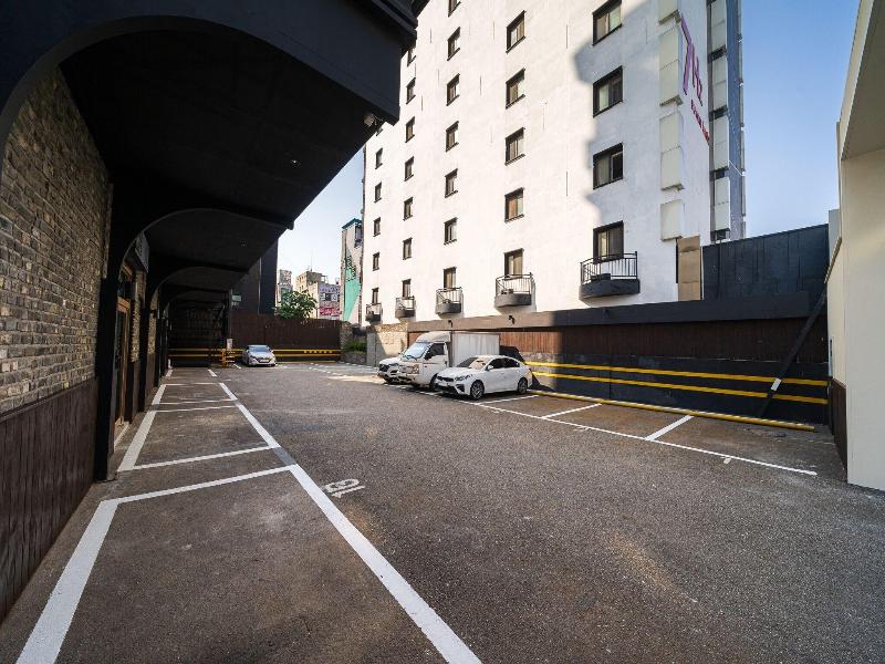 J-Top Hotel image