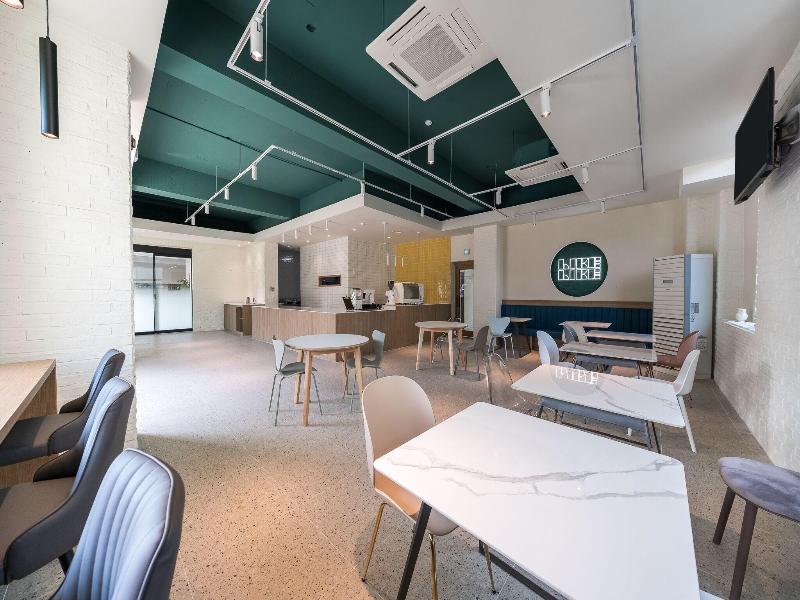 J-Top Hotel image
