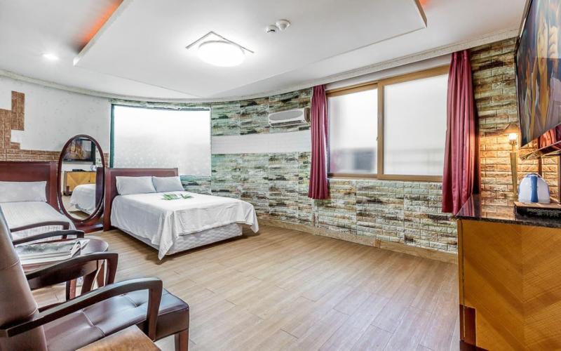 Hotel Baekdam image