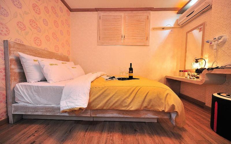 Ost Motel image
