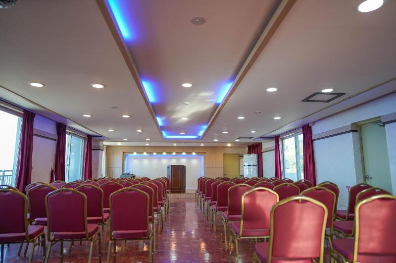 Mangsang Beach Hotel & Pension image