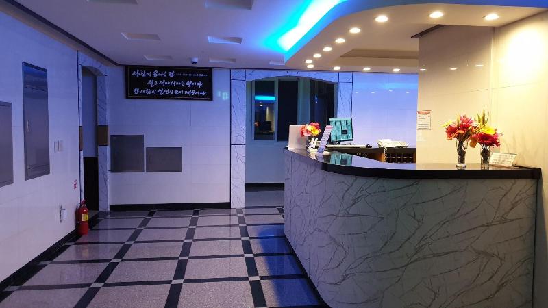 Mangsang Beach Hotel & Pension image