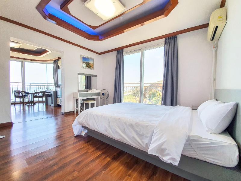 Mangsang Beach Hotel & Pension image