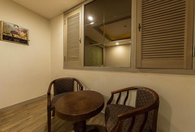 Main Motel image