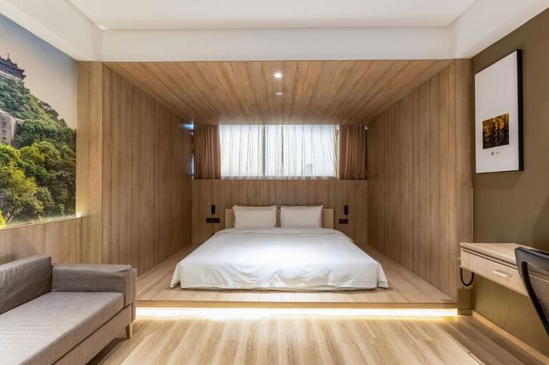 Atour Hotel Zhenjiang Nanxu Avenue Branch 3