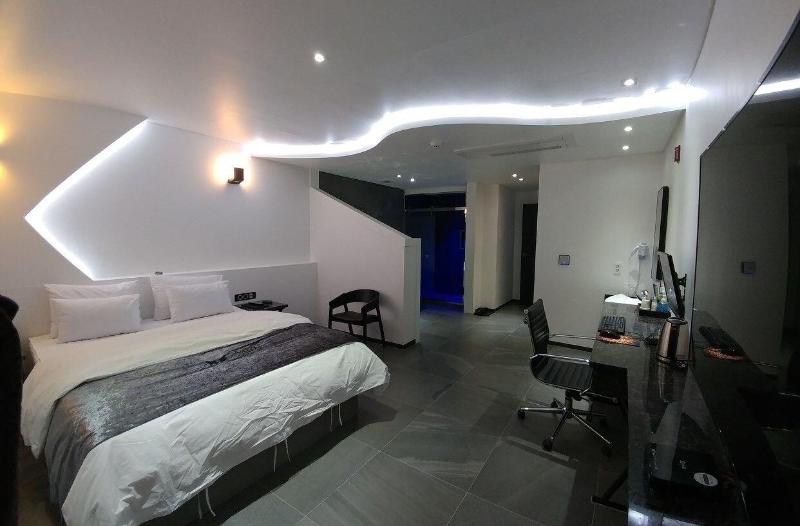 Aria Hotel Seosan image