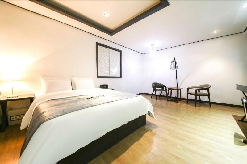 Aria Hotel Seosan image