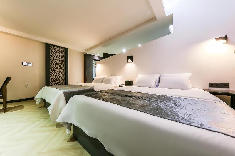 Aria Hotel Seosan image