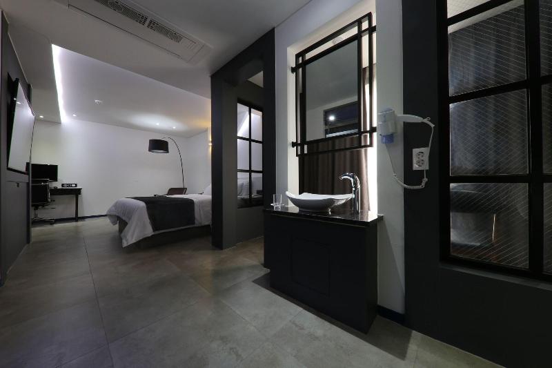Aria Hotel Seosan image