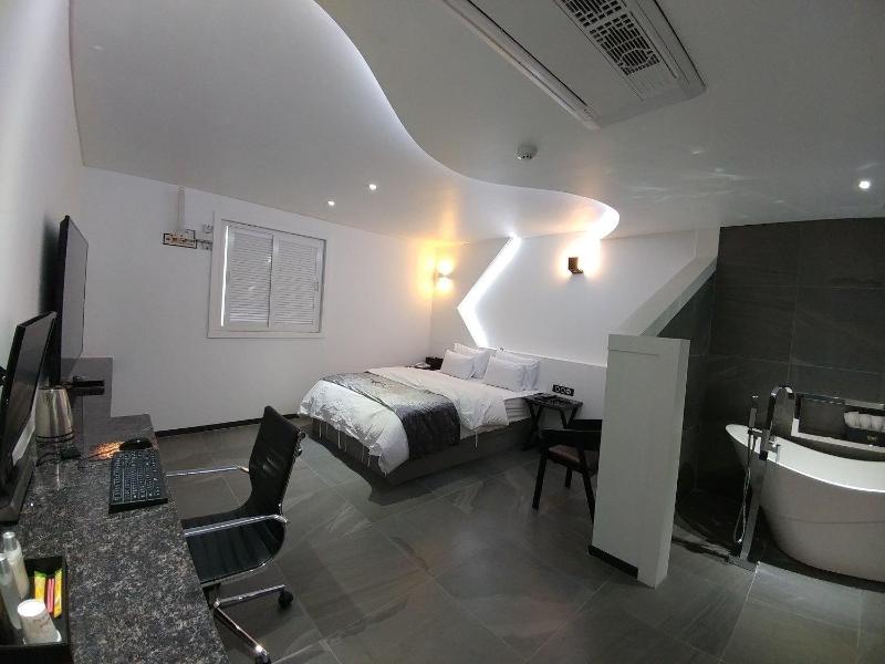 Aria Hotel Seosan image