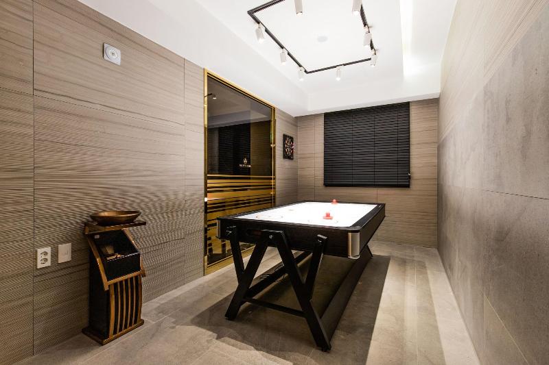 Air Sky Hotel image