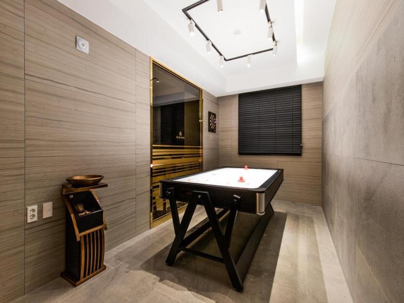 Air Sky Hotel image